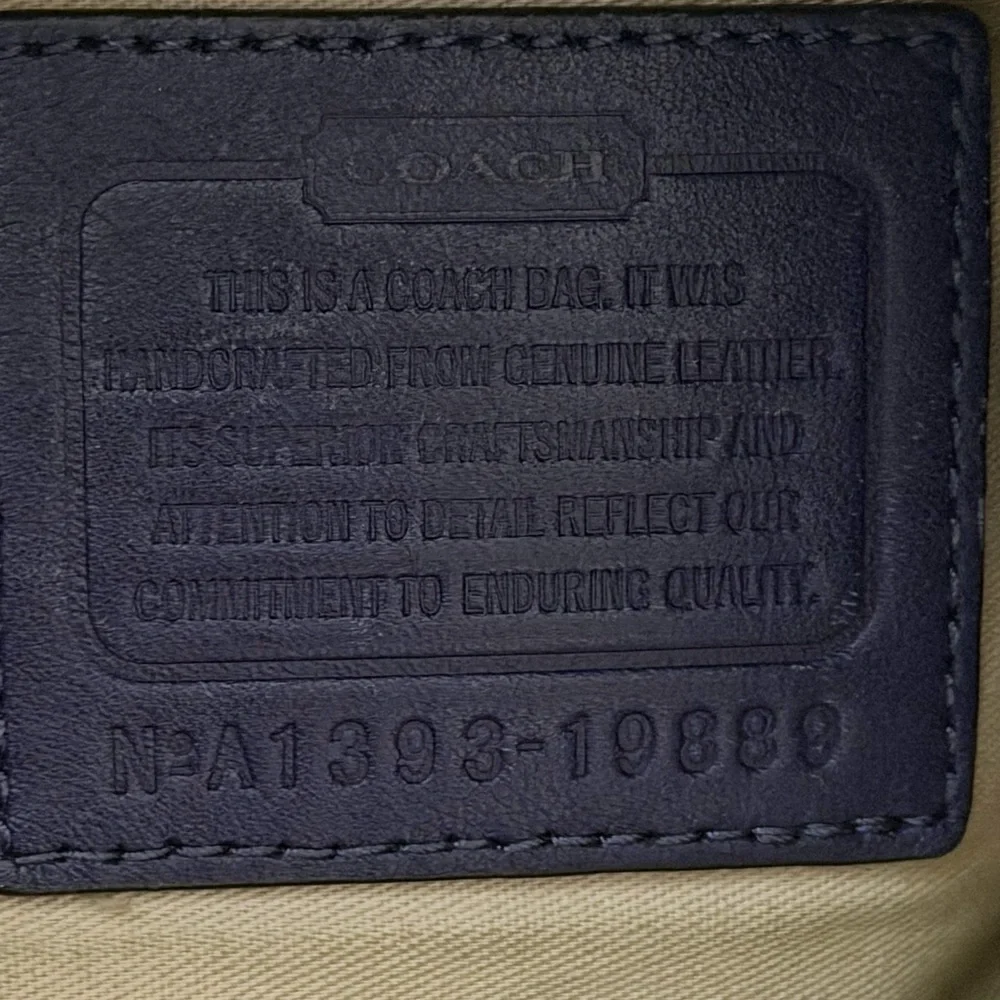VTG COACH LEGACY DUFFLE 19889